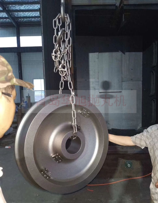 經過吊鉤式拋丸機清理后的高鐵動車輪子效果